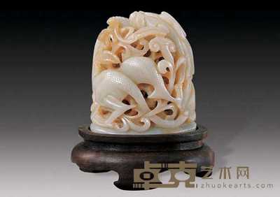 清 玉雕龙纹炉顶 高7.5cm